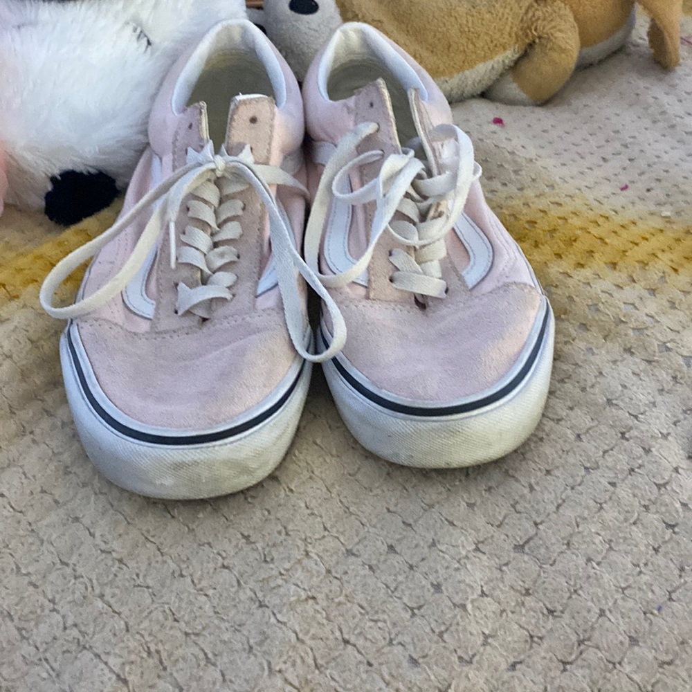 9 1/2 pink and white vans